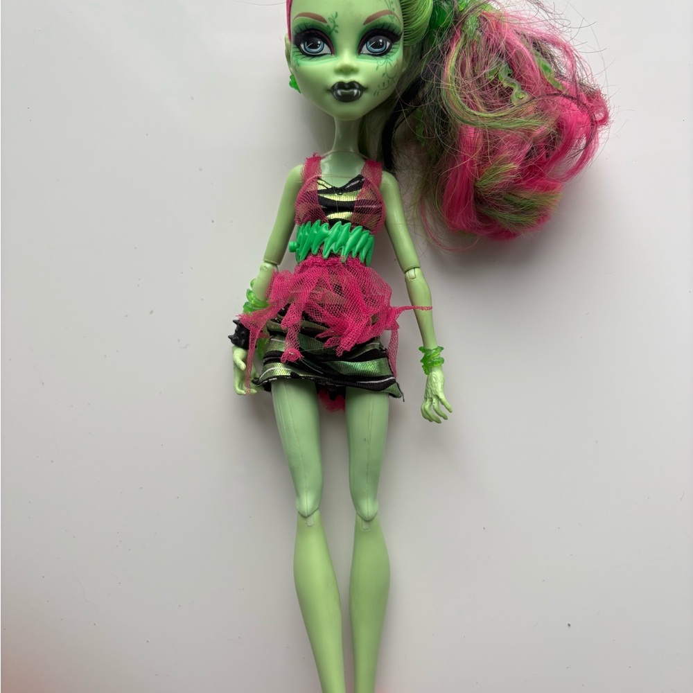 Monster High Doll Zombie Shake Venus Mcflytrap